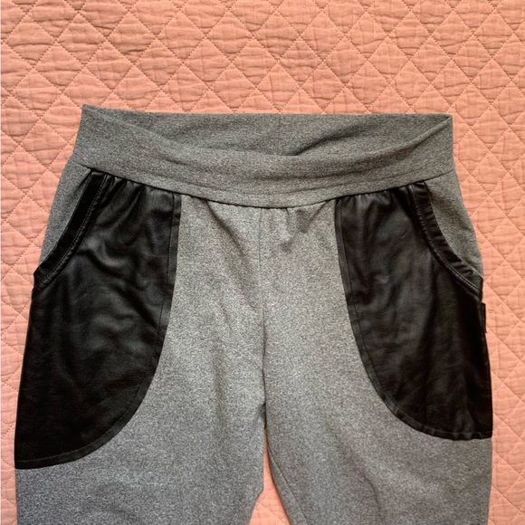 PAULO CONNERTI - Pants - trousers - grey - faux leather pockets - medium / large - Picture 7 of 11